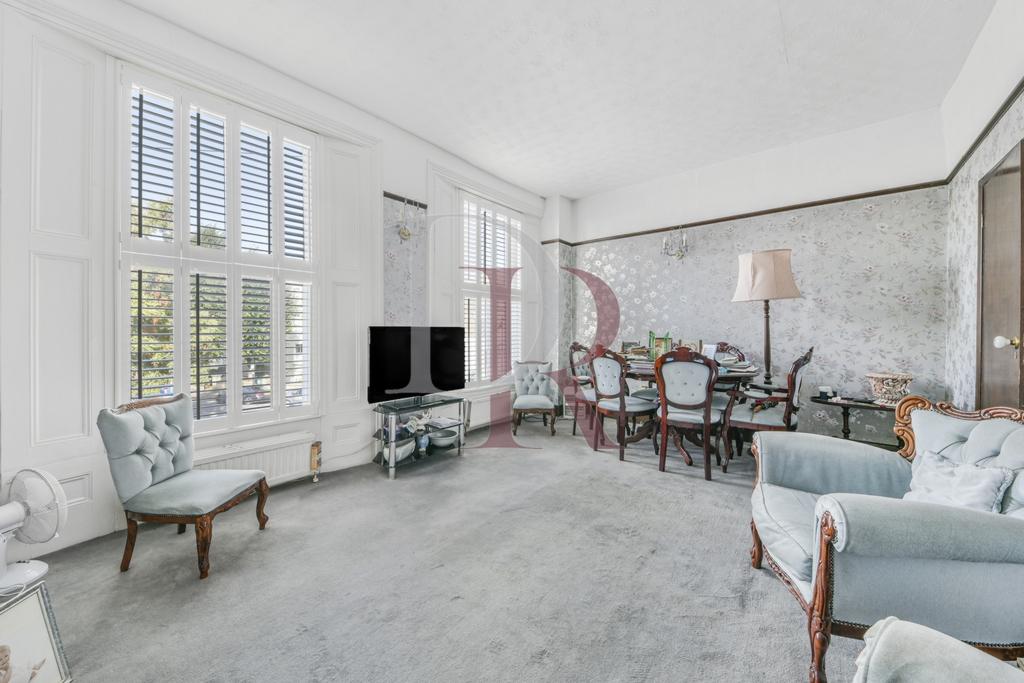 Morton Road, Islington, N1 3 bed flat for sale £900,000