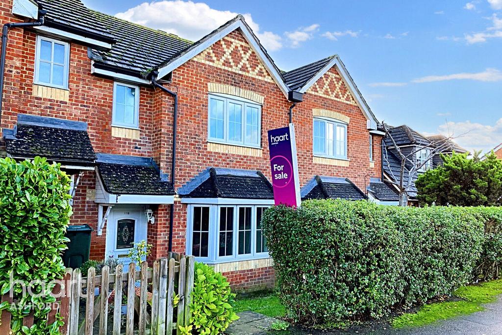 Canterbury Road, Ashford 3 bed terraced house for sale £280,000