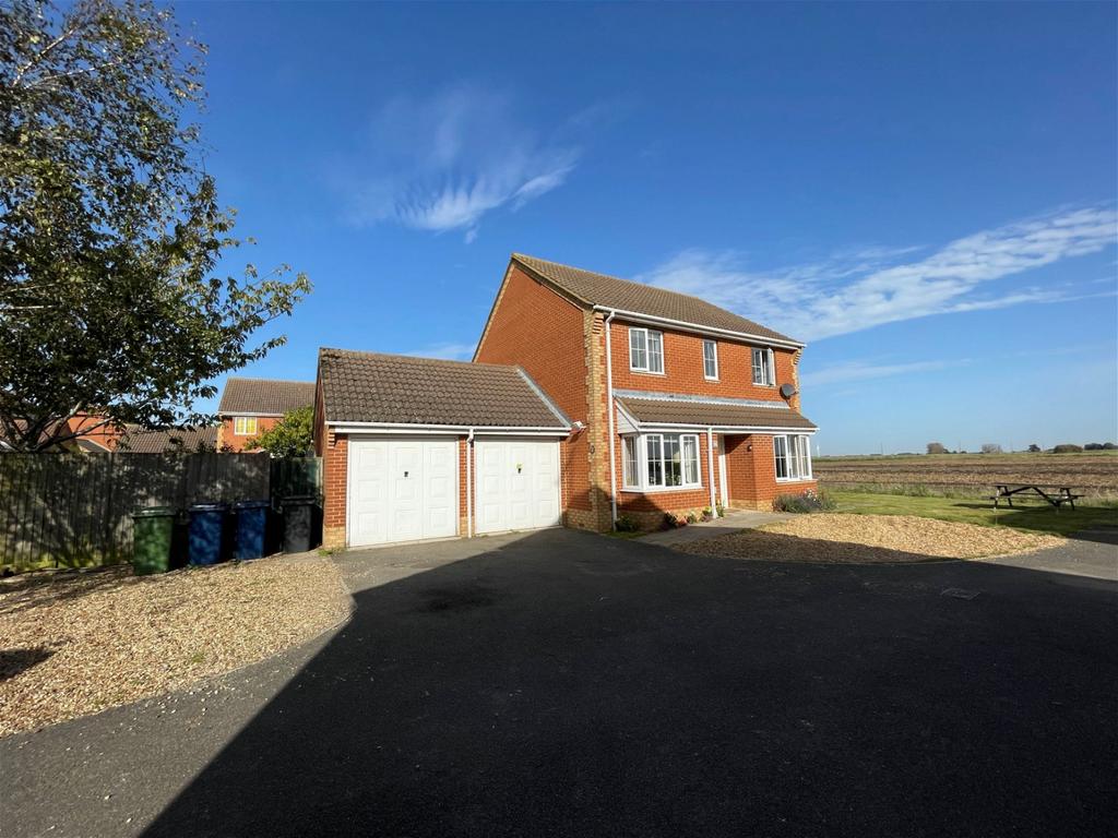 Drovers Close, Ramsey Mereside 4 bed detached house for sale £400,000
