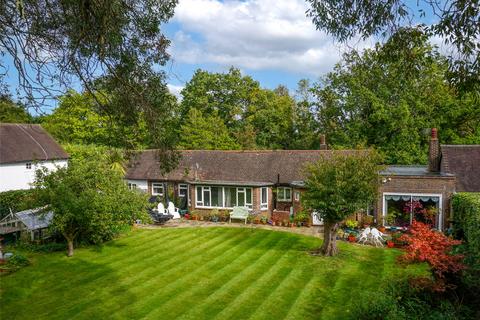 4 bedroom bungalow for sale - Margery Wood Lane, Lower Kingswood, Tadworth, Surrey, KT20