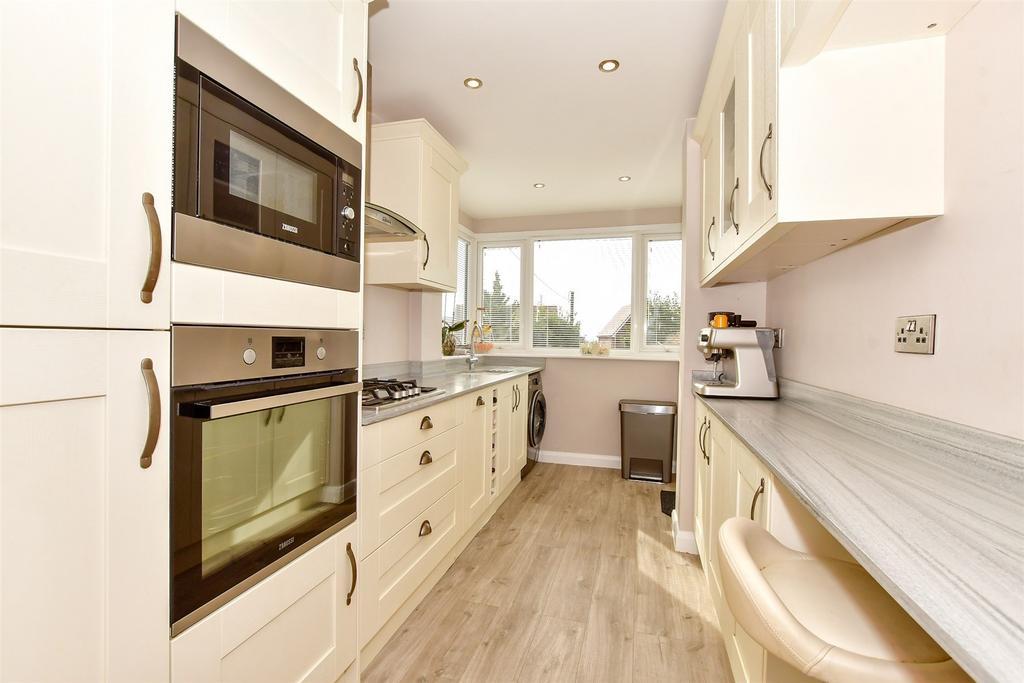 Canterbury Road West, Cliffsend, Ramsgate, Kent 3 bed semidetached
