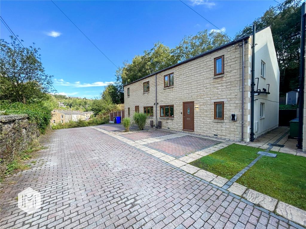 Lee Road, Bacup, Lancashire, OL13 0EA 3 bed semidetached house for