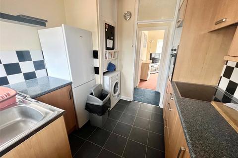 2 bedroom apartment to rent - Canute Road, Southampton, SO14
