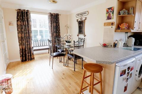2 Bark Meadows, Dodworth, Barnsley, S75 3JB