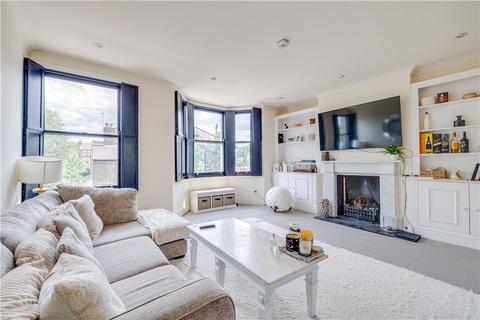 2 bedroom flat for sale, Tournay Road, London, SW6