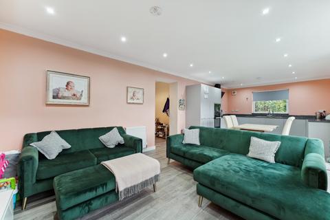 3 bedroom semi-detached bungalow for sale - Townhead Road , Newton Mearns , East Renfrewshire, G77 6AG