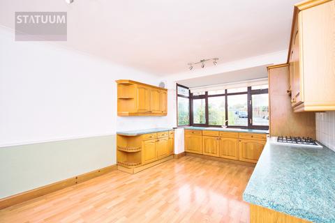 4 bedroom semi-detached house to rent, Abbs Cross Lane, Harrow Lodge Park, Hornchurch, Essex, RM12