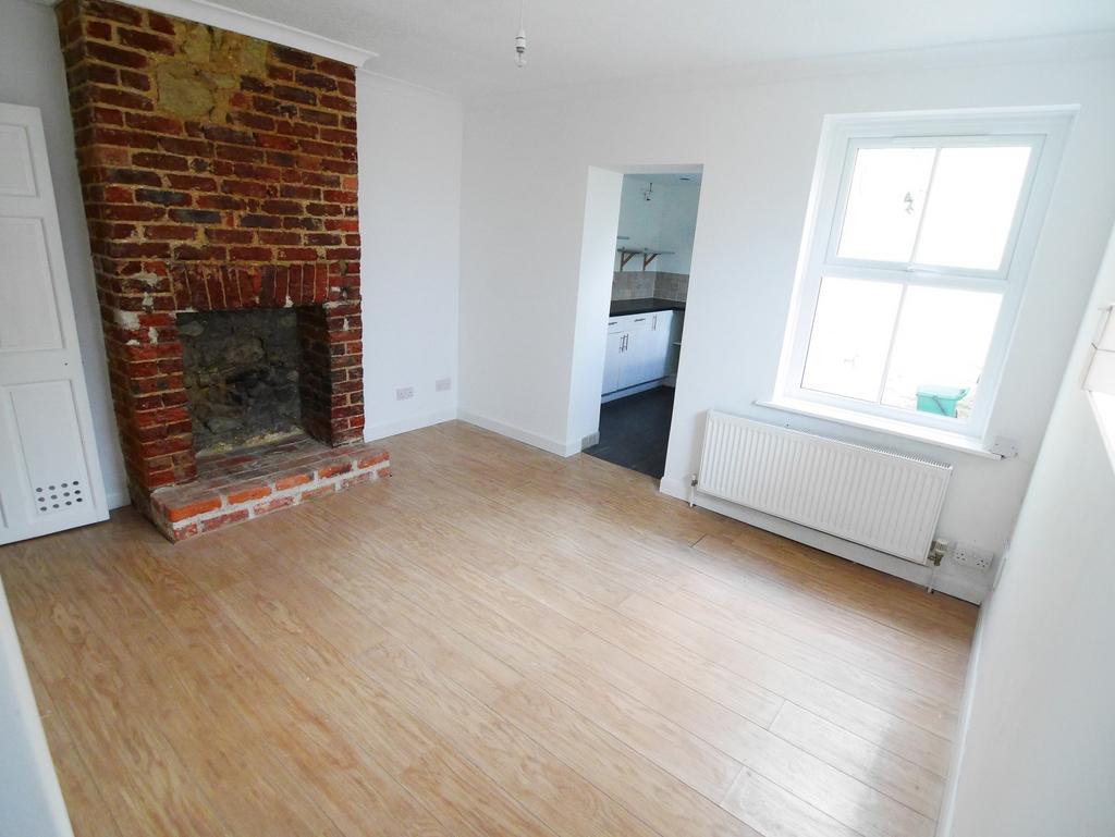 Leeson Road, Ventnor, Isle Of Wight. PO38 1PY 2 bed end of terrace house £875 pcm (£202 pw) Leeson Road, Ventnor, Isle Of Wight. PO38 1PY 2 bed end of terrace house £875 pcm (£202 pw)