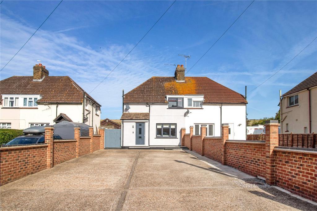 Main Road, Longfield, Kent, DA3 3 bed semidetached house for sale £