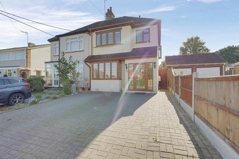 3 bedroom semi-detached house for sale, High Road, Hockley, SS5