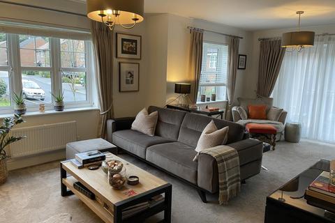 2 bedroom flat for sale - Frimley,  Surrey,  GU16