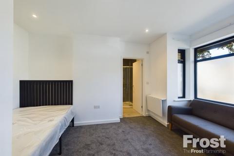 6 bedroom property to rent, Ashford Crescent, Ashford, Surrey, TW15