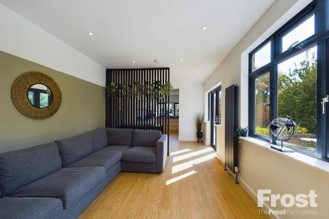 6 bedroom property to rent, Ashford Crescent, Ashford, Surrey, TW15