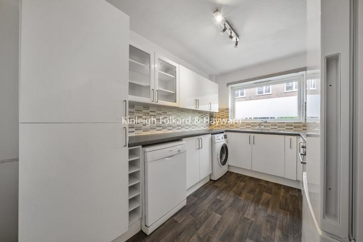 Park Road Beckenham BR3 2 bed flat £1,700 pcm (£392 pw)