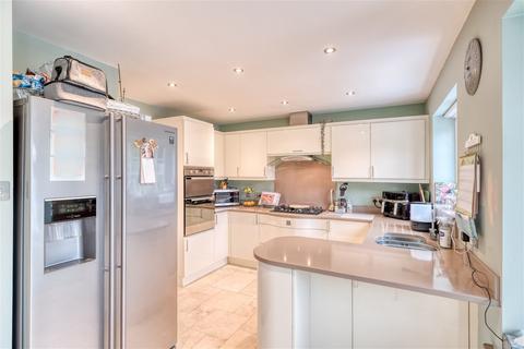4 Hoveton Close, Redditch, B98 7HQ