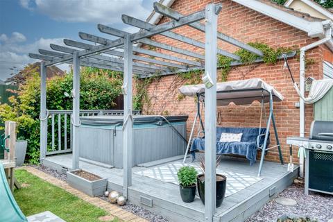 4 Hoveton Close, Redditch, B98 7HQ