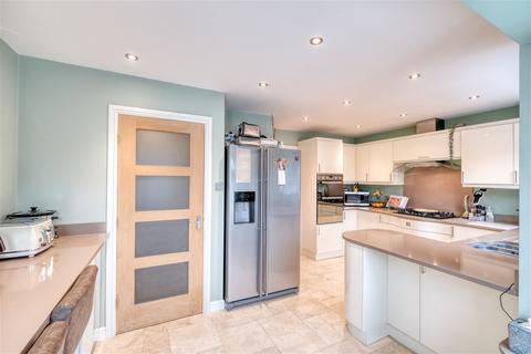 4 Hoveton Close, Redditch, B98 7HQ
