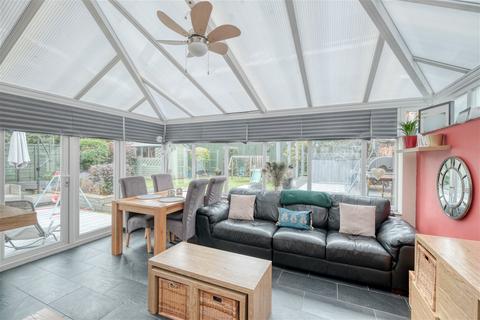 4 Hoveton Close, Redditch, B98 7HQ