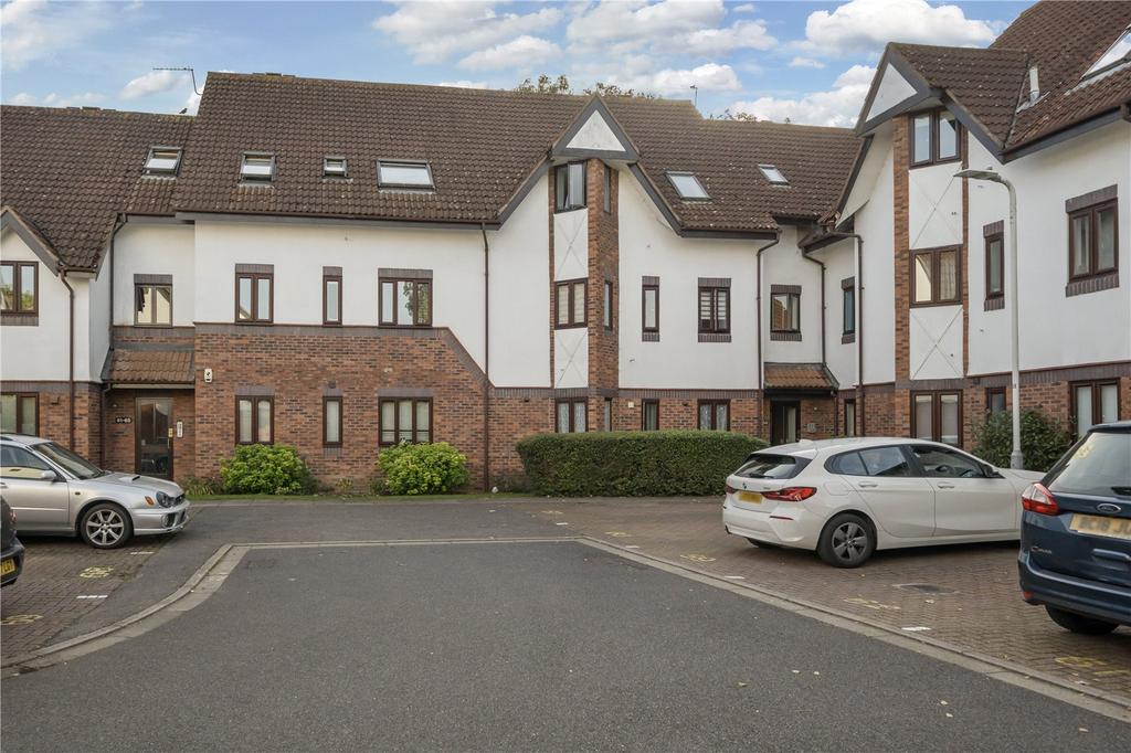 Wren Drive, West Drayton, UB7 2 bed apartment £1,650 pcm (£381 pw)