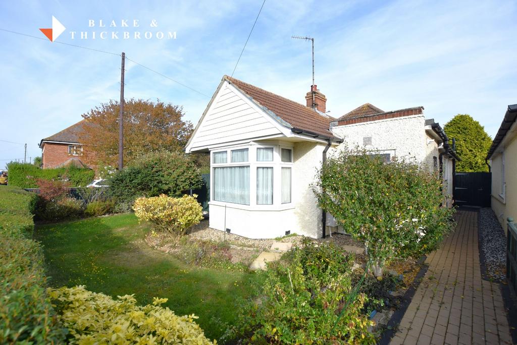 Primrose Road, HollandonSea 2 bed detached bungalow for sale £299,000