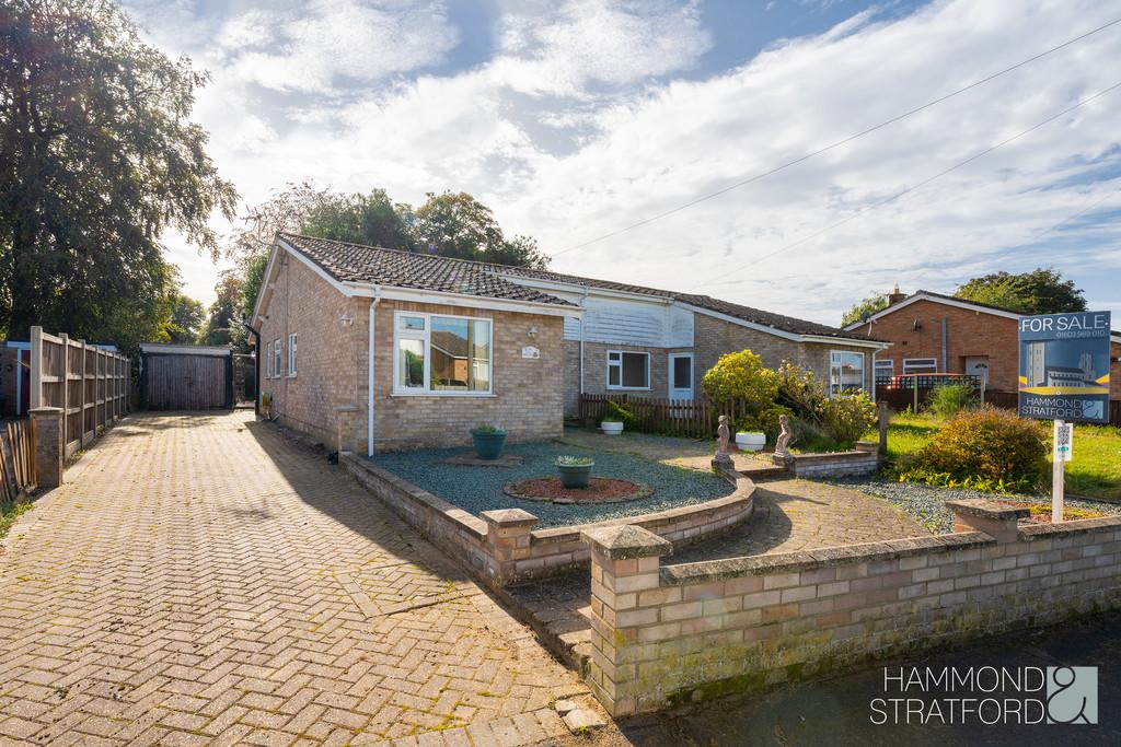 Greenacre Road, Hingham 3 bed semidetached bungalow for sale £270,000