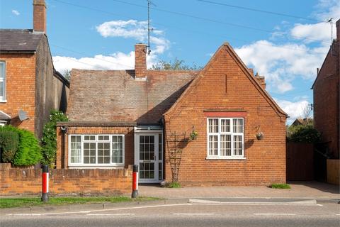 2 bedroom detached house for sale, High Street, Waddesdon, Buckinghamshire.