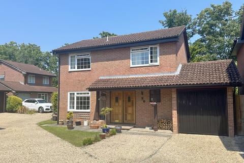 4 bedroom detached house for sale, Clarendon Park, Lymington SO41