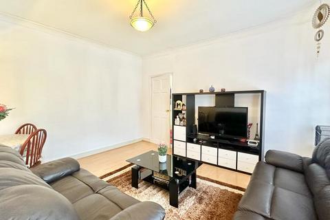 2 bedroom flat for sale, Selwyn Road, London E13