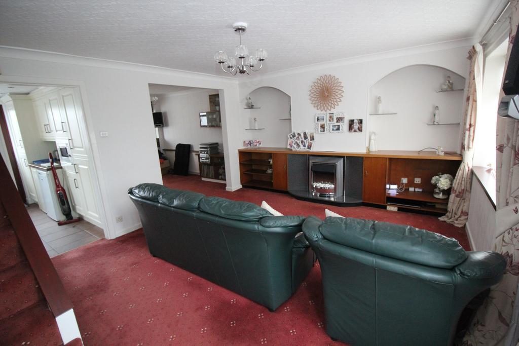 Shetland Way Davyhulme 3 bed semidetached house for sale £269,950