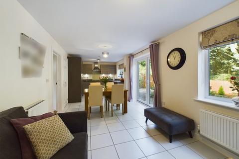 43 Sutton Crescent, Barton Under Needwood, Burton-on-trent, DE13 8FE