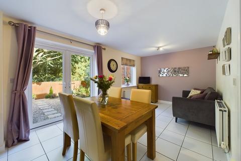 43 Sutton Crescent, Barton Under Needwood, Burton-on-trent, DE13 8FE