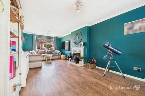 4 bedroom detached house for sale, Maple Close, Doveridge