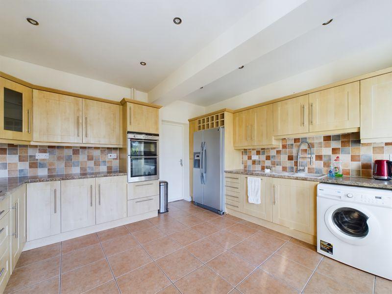 Kendal Rise, Claregate, Wolverhampton WV6 9LB 4 bed semidetached house