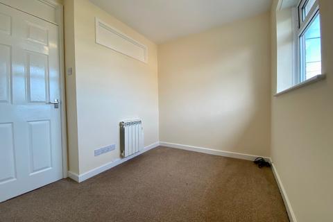 2 bedroom terraced house to rent, Crinan Drive, Ings Bridge Estate, Hull, East Yorkshire, HU6