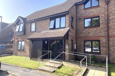 1 Langtons Meadow, Farnham Common, Slough, SL2 3NQ