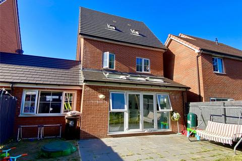 4 bedroom detached house for sale, Fustian Avenue, Heywood, Greater Manchester, OL10