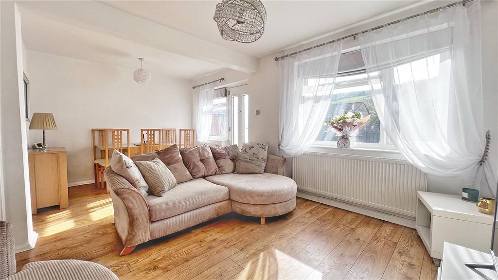 Lounge/ Dining Room