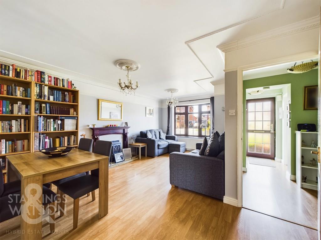 Kingswood Avenue, Carlton Colville 3 bed detached house for sale £325,000