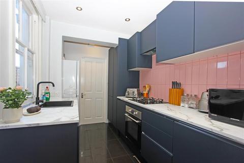 68 Bynes Road, South Croydon, CR2 0PR