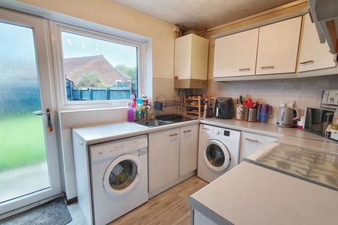 1 Buscombe Gardens, Hucclecote, Gloucester, GL3 3QG