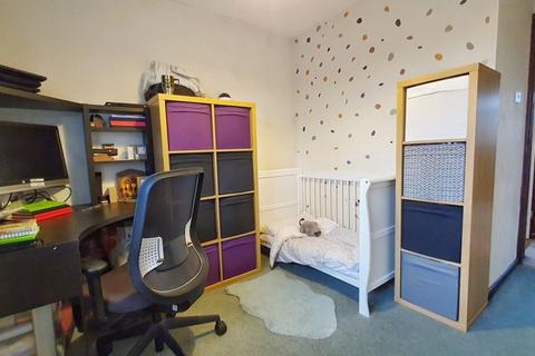 1 Buscombe Gardens, Hucclecote, Gloucester, GL3 3QG