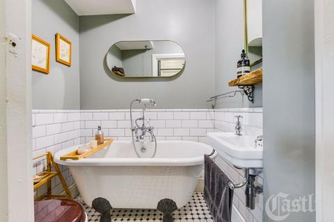 Flat 2, 14 Hornsey Rise, London, N19 3SB