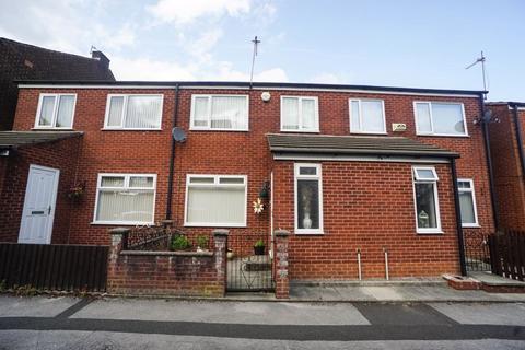 3 bedroom mews to rent, Wright Street, Horwich