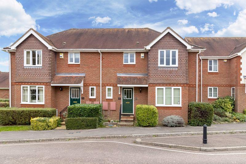 Tanbridge Park, Horsham 3 bed semidetached house for sale £500,000