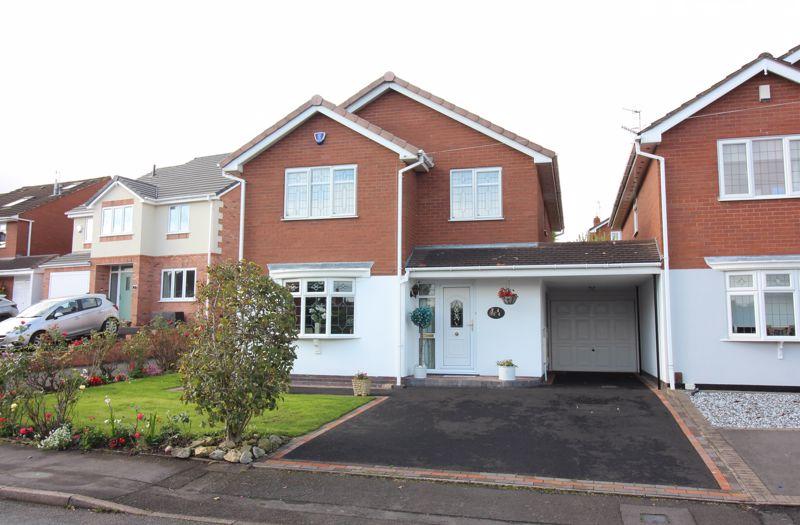 Dene Avenue, Kingswinford DY6 4 bed house - £425,000