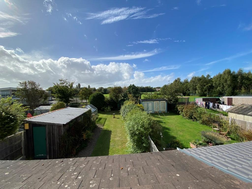 Deansgate Lane, Formby, Liverpool, L37 2 bed semidetached house for sale £260,000