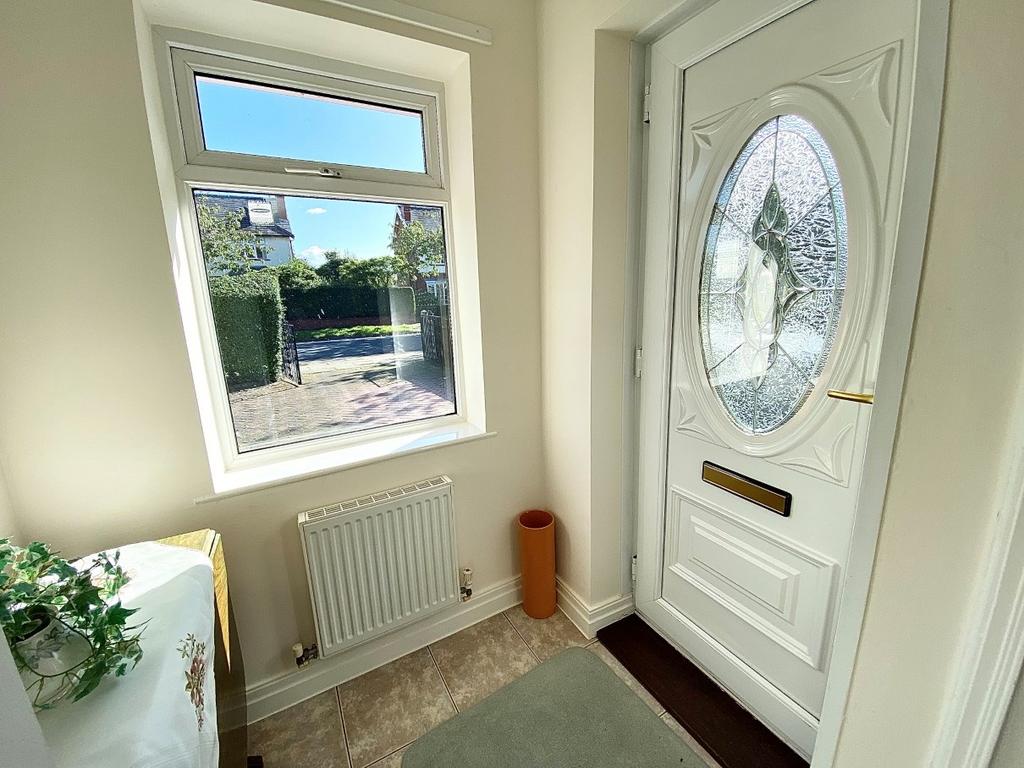 Deansgate Lane, Formby, Liverpool, L37 2 bed semidetached house for sale £260,000