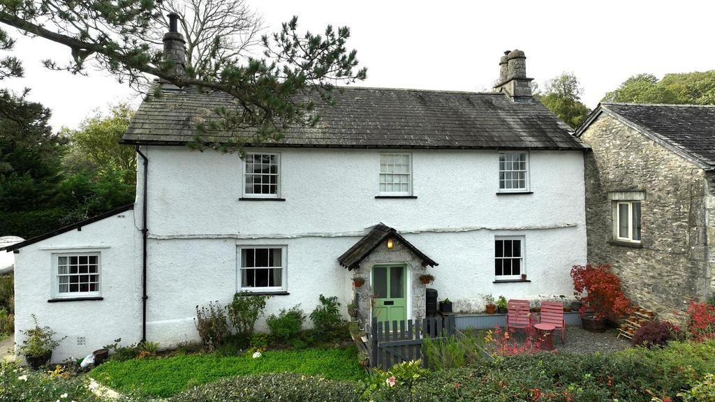Burneside, Kendal, LA9 3 bed farm house for sale £475,000