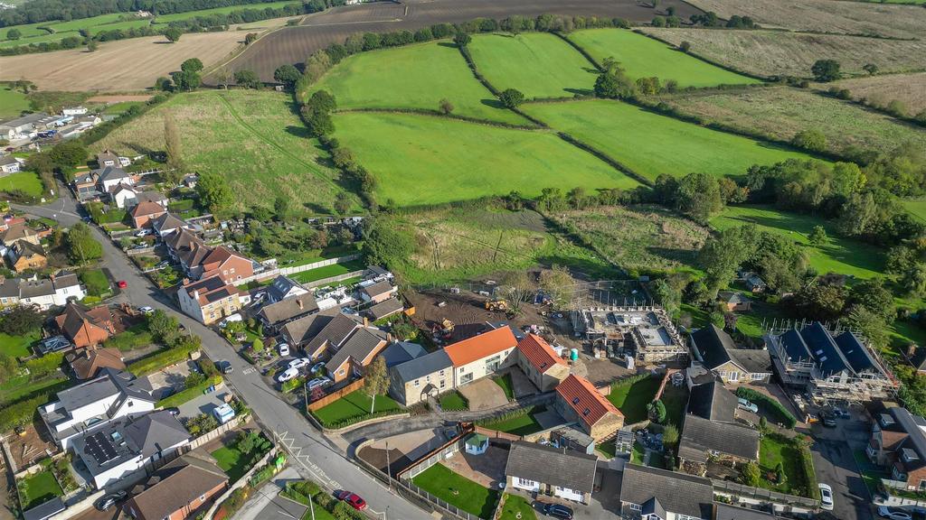 Church Street North, Old Whittington, Chesterfield 4 bed barn