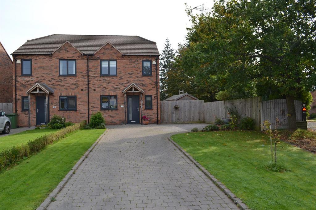 Old Worcester Road, Waresley, Kidderminster 3 bed semidetached house